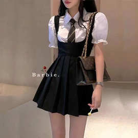 小黑裙背带连衣裙女夏辣妹制服吊带百褶裙+泡泡袖衬衫两件套装
