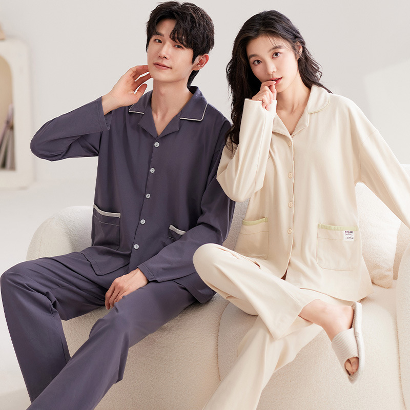 Pijamas de pareja estilo primavera y otoño, conjunto de ropa de dormir a rayas frescas de estilo coreano nuevo 2025 para hombre y mujer, manga larga, a la moda