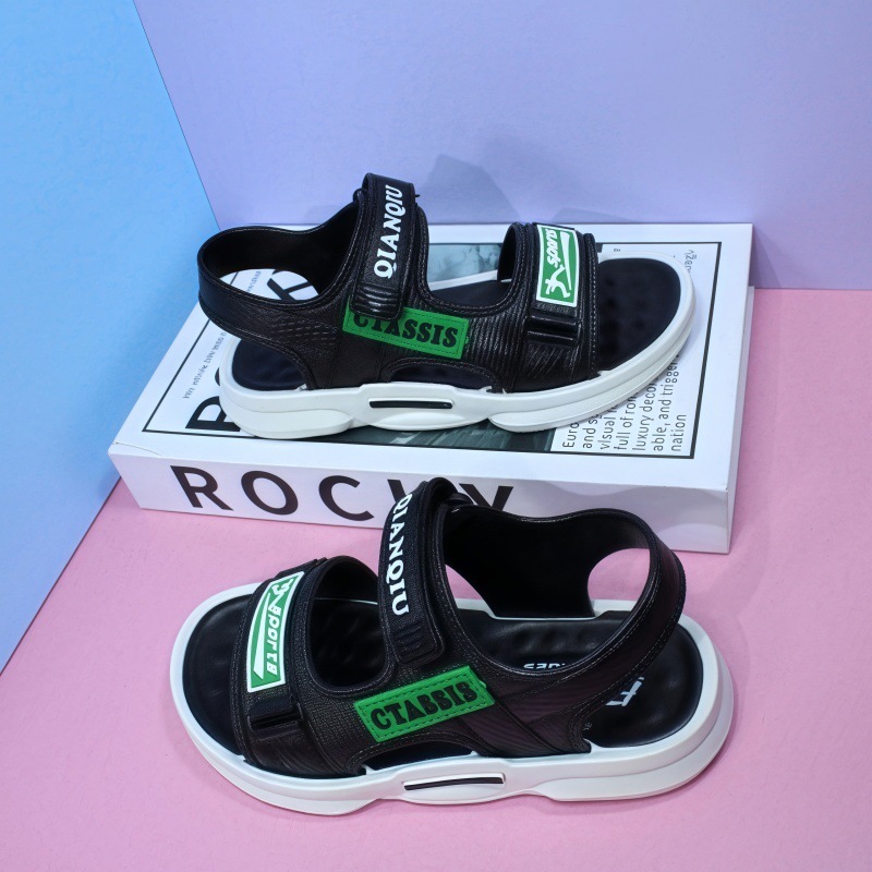 흰색 배경 + 녹색 라벨 [남아 샌들]