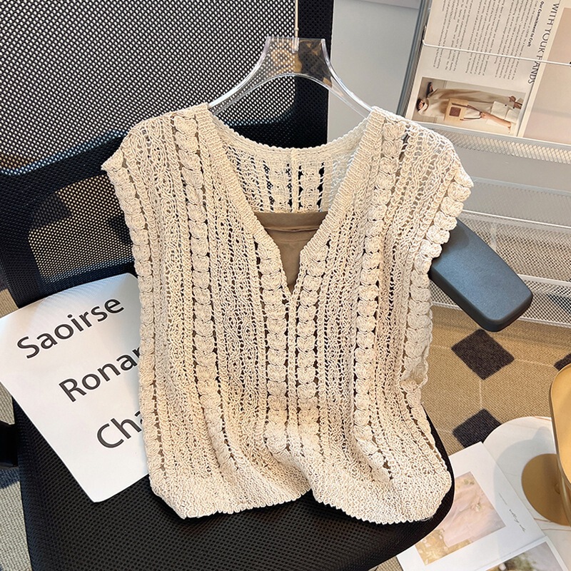 Retro Crochet Cut Out Sleeveless Vest Knitwear Women's Summer V Neck Loose Short Cotton Outer Top Retro Crochet Cut Out Sleeveless Vest Knitwear Women's Summer V Neck Loose Short Cotton Outer Top