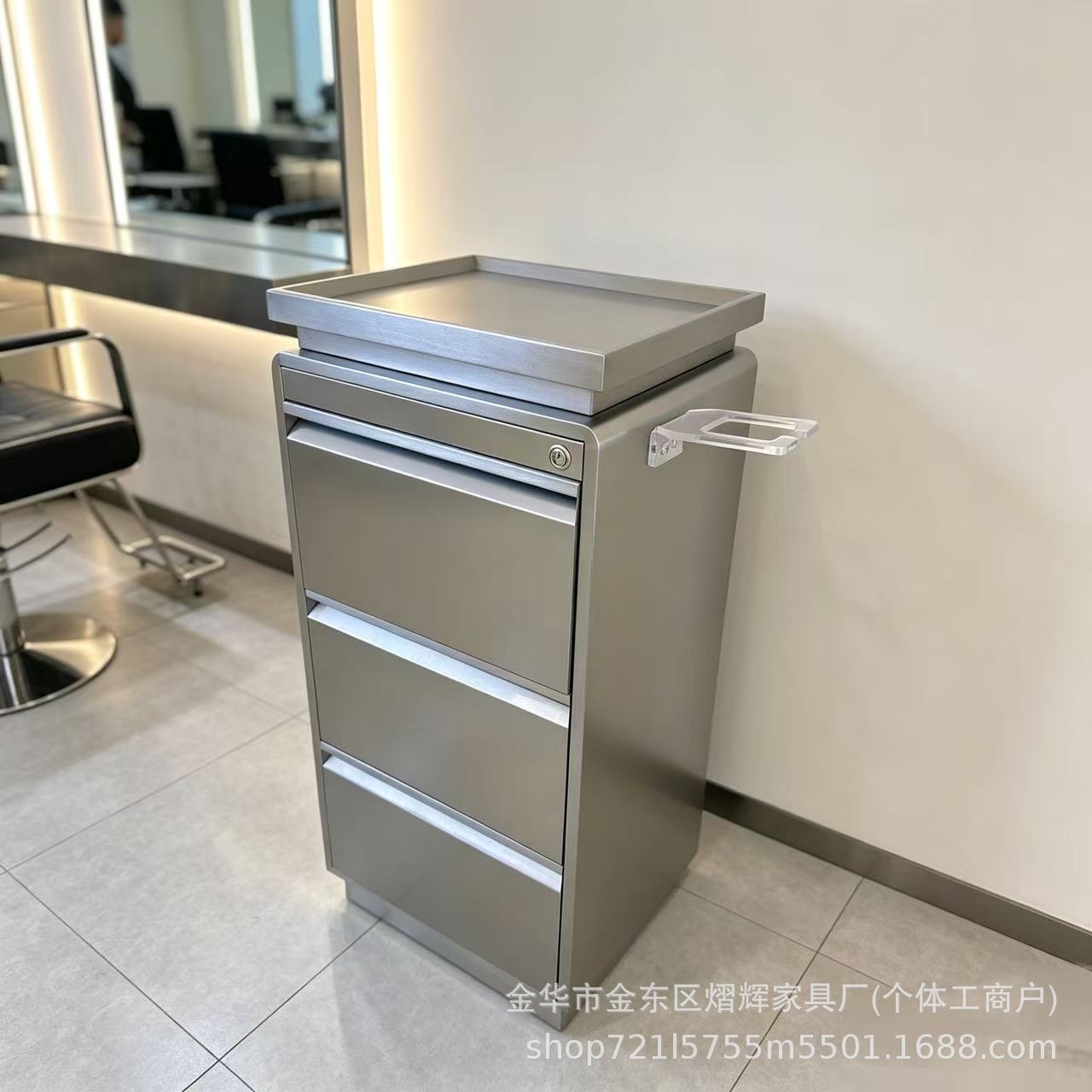 Stainless steel hairdressing tool cabinet for salons, a multi-functional storage cabinet with wheels for hair salons, used for storing hairdressing supplies