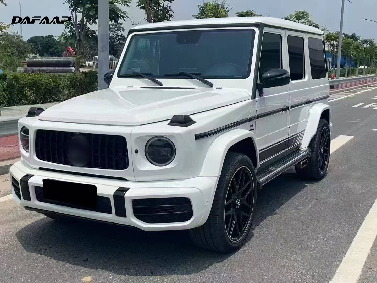 Manufacturer's New Model Suitable for Mercedes G-Class Modification, Glossy Black Carbon Fiber Body Waistline Trim Strips, Decorative Strips, Wholesale in Stock