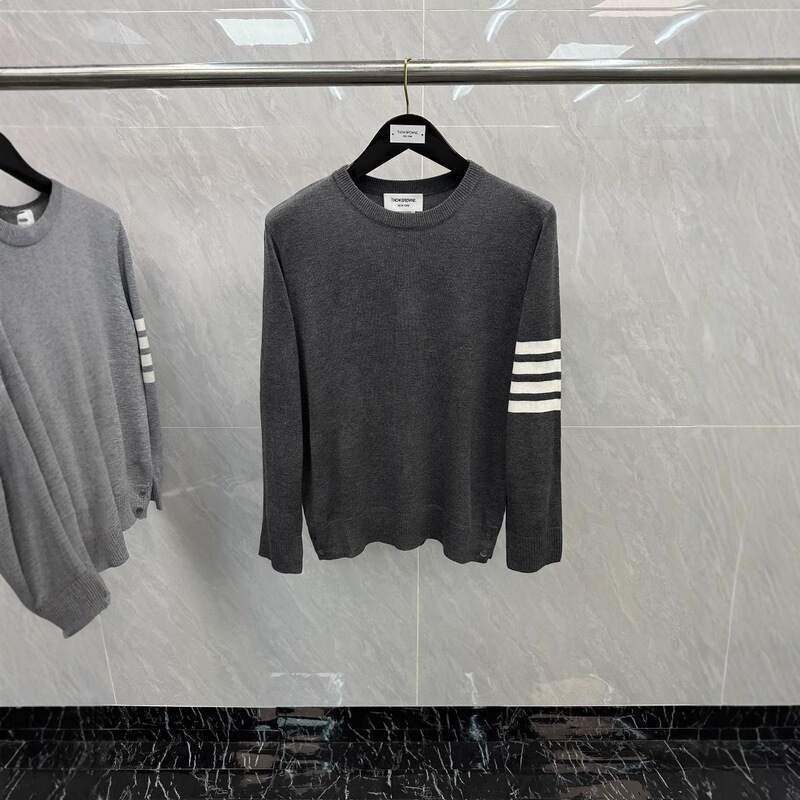 Cross-Border Tb Autumn and Winter New Style Wool Crew Neck Pullover Knitwear with Four Stripes on the Sleeves, College Fairy Style for Men Cross-Border Tb Autumn and Winter New Style Wool Crew Neck Pullover Knitwear with Four Stripes on the Sleeves, College Fairy Style for Men
