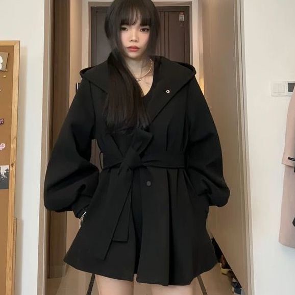 New Red Hooded Woolen Outwear for Women, Autumn and Winter Design, Strappy Waist, Niche Elegant Woolen Outwear for Women