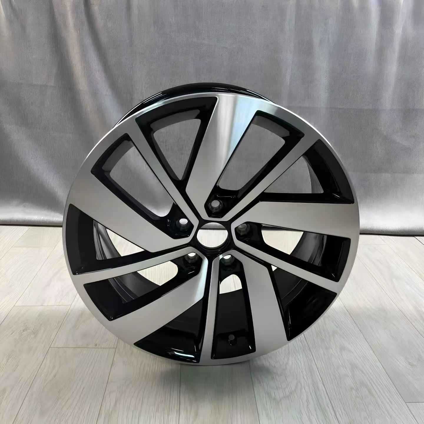 Suitable for Volkswagen Sagitar 18inch Wheel Hub Original Wheel Rim Matching Aluminum Alloy Wheel Brand New Replacement