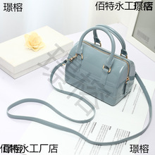 ���eС���^ŮˮͰ������������͸�������ǹ�����2024����μ�б��