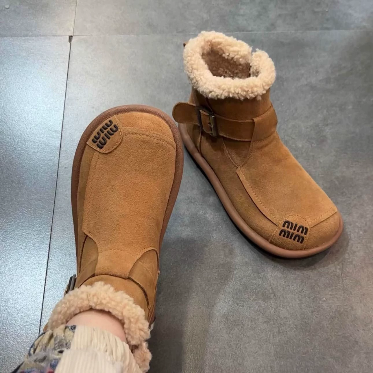 Корейская версия бархатных теплых снежных сапог низкого каблука водонепроницаемая хлопчатобумажная обувь женские сапоги 2024 осень-зима новый дикий тренд сапоги