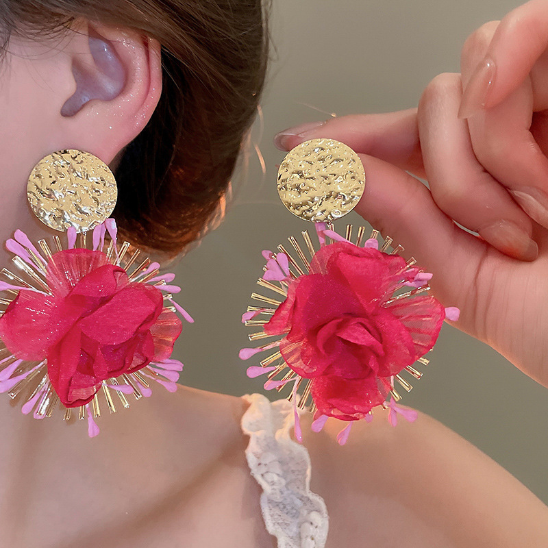 Pendientes de malla de pétalo de dopamina Pendientes de estilo de vacaciones junto al mar de estilo nuevo estilo caliente Pendientes de temperamento exagerado de todo fósforo al por mayor