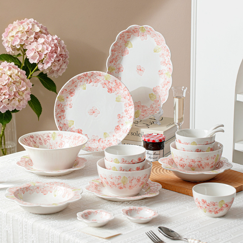 Hydrangea Underglaze Color Bowl and Plate Set, Housewarming Gift, Fresh Style Bowl and Plate Set, Household Ceramic Tableware with a High-End Feel Hydrangea Underglaze Color Bowl and Plate Set, Housewarming Gift, Fresh Style Bowl and Plate Set, Household Ceramic Tableware with a High-End Feel