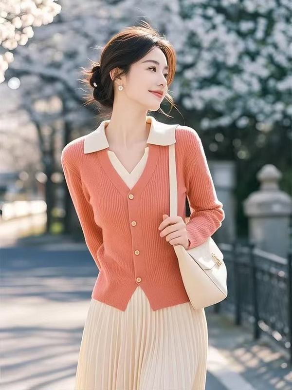 今年流行的漂亮纯色翻领针织开衫女2025早秋别致绝美法式时尚上衣|undefined