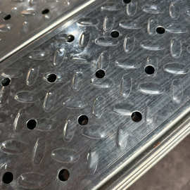 厂家批发冲孔钢扣板层板镀锌钢扣板花纹钢层板阁楼平台楼面板定制
