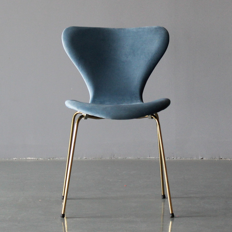 Nordic Light luxury velvet dining chair home backrest desk and chair metal ins chair Butterfly No. 7 Chair Internet celebrity quality simple Nordic Light luxury velvet dining chair home backrest desk and chair metal ins chair Butterfly No. 7 Chair Internet celebrity quality simple