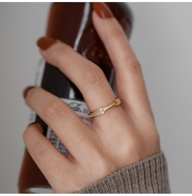 Solid Color Pattern Simple Style Solid Color Titanium Steel Plating Inlay Rhinestones Shell Rings 1 Piece