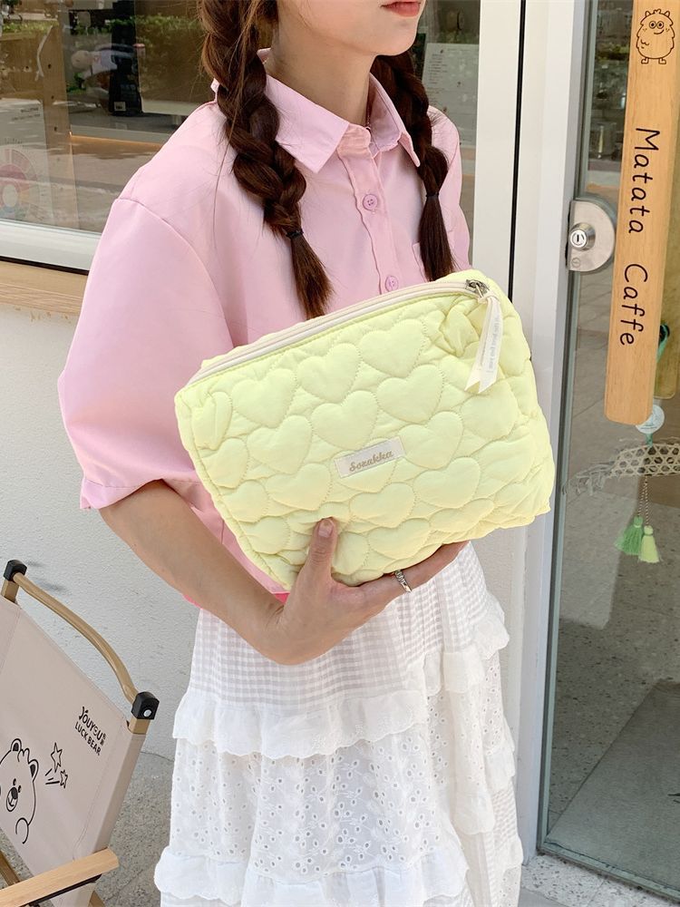 37293 nueva bolsa de cosméticos de gran capacidad acolchada bolsa de almacenamiento de amor lindo bolsa de lavado portátil compras embrague