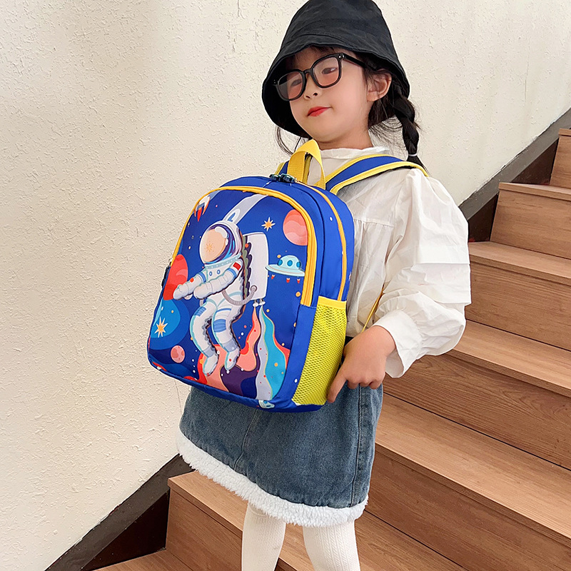 Comercio exterior nueva mochila de jardín de infantes de clase grande, mediana y pequeña mochila para niños de 3-8 años