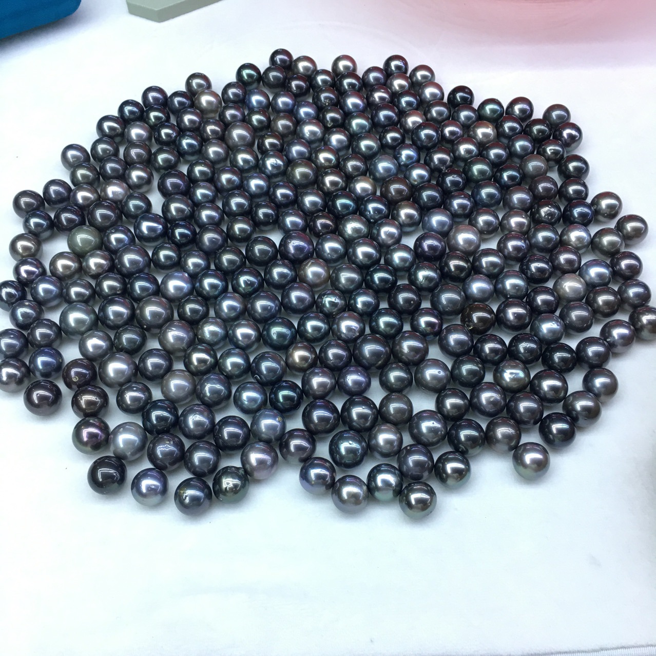 天然海水大溪地黑珍珠15-17mm正圆和近圆强光微瑕和有天然瑕疵