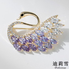 迪莉雪 小红薯新品 网红气质紫水晶天鹅胸针女 精致优雅西服胸花