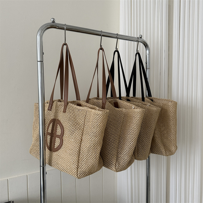 Bolsos de ocio de moda tejidos de gran capacidad bolsos de ocio de moda de verano 2023 bolsos de hombro y axila de este año bolsos de moda tote para mujeres