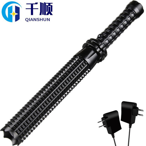 Q5 strong light flashlight mace telescopic zoom wide angle rechargeable waterproof long shot wholesale
