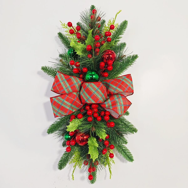 Christmas Red and Green Tower Flower Ring Decoration (not emitting)
