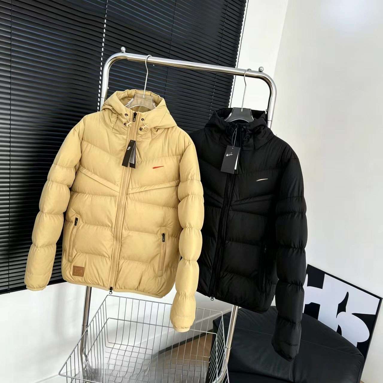 Cross-border hooded winter new style warm windproof thickened cotton jacket sports coat HQ4183 in stock trendy