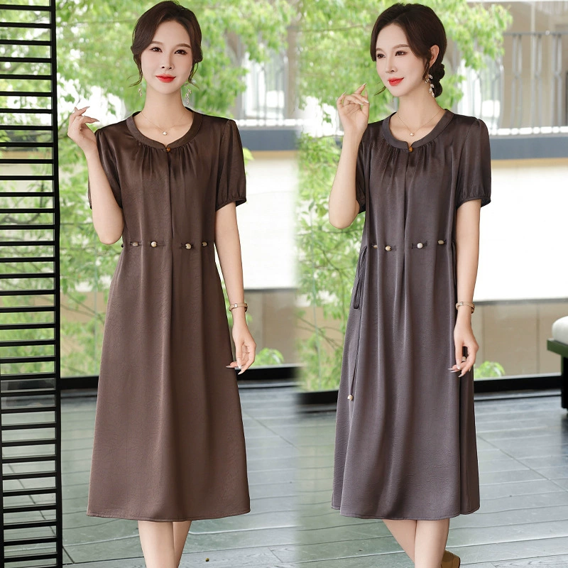 Летнее платье для мамы 2025, новое модное и стильное, элегантное для женщин среднего и старшего возраста, с эффектом стройнящего силуэта, с короткими рукавами и длинной юбкой.