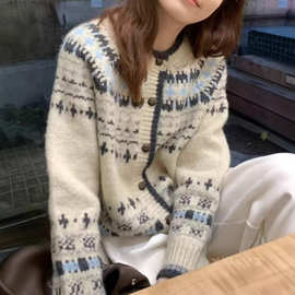 高级感复古提花圆领针织开衫女秋冬新款单排扣宽松费尔岛毛衣外套