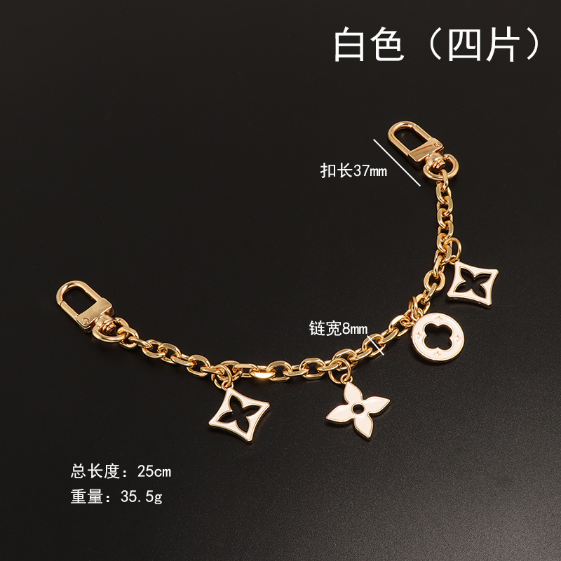 4 white hanging ornaments 25cm chains