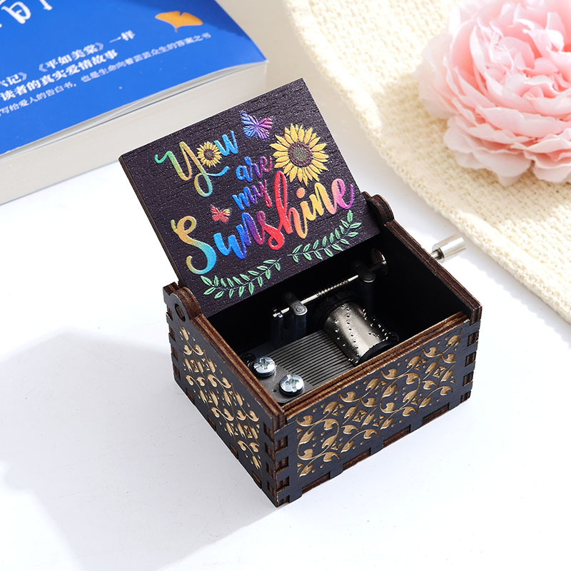 Caja de música de madera Caja de música de manivela tallada vintage Caja de música de madera Impresión en color UV transfronteriza Eres mi sol