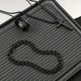 戒指;项链;手链