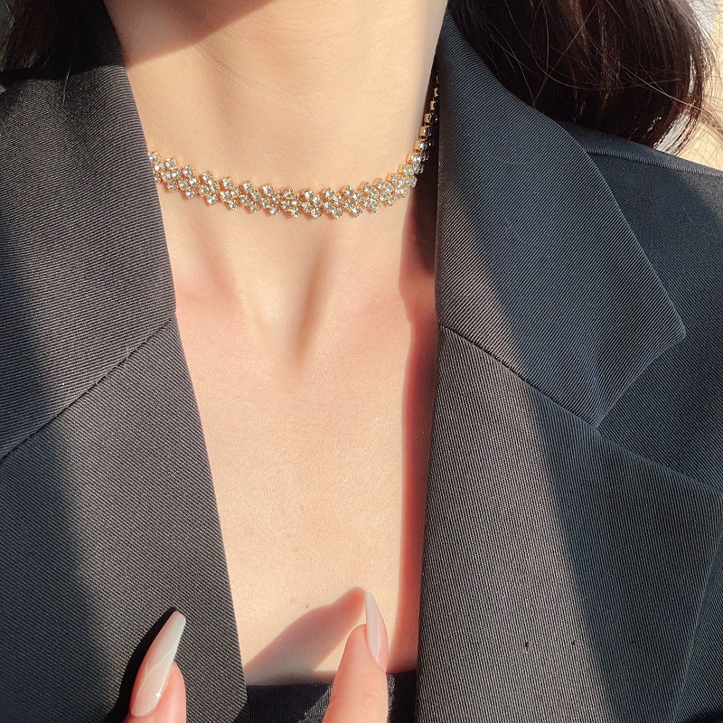 Europeo y americano exagerado diseño completo diamante collar moda personalizada clavícula cadena Internet celebridad al por mayor collar simple para las mujeres