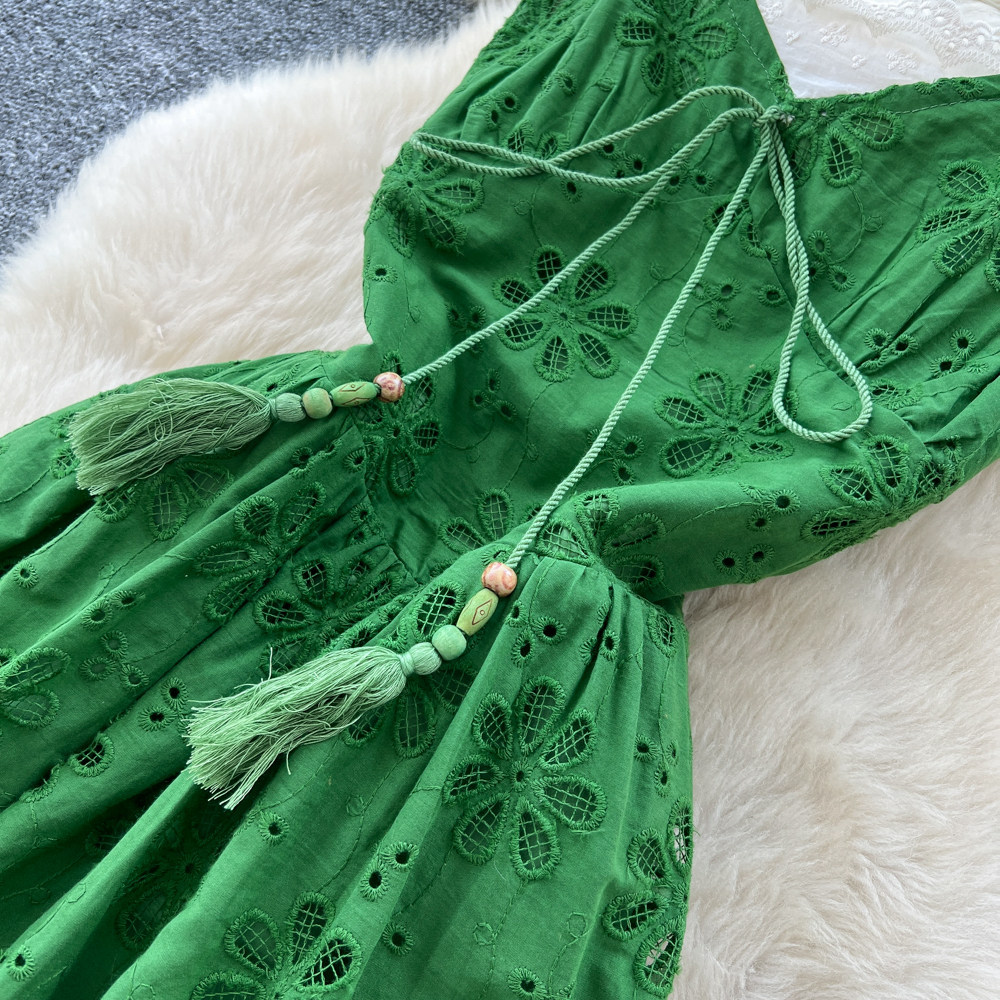 French Style Green Lace Spaghetti Strap Maxi Dress For Women, V-Neck Boho Summer Dress With Ruffles And Waist Tie_ecoleips.com