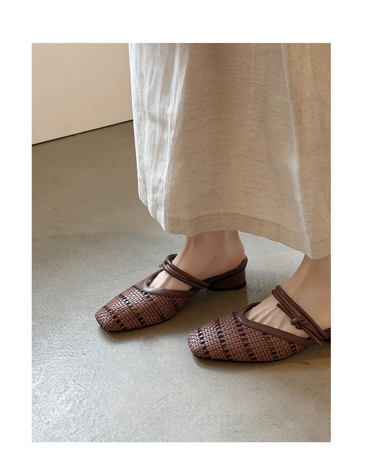 Dép sandal nữ da cừu mũi vuông gót thấp quai chữ V phối màu — màu nâu, Màu cà phê đậm, màu trắng ngà chi tiết 63