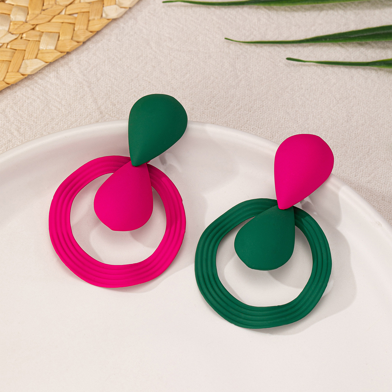 fashionable trend small design elegant earrings drop-shaped