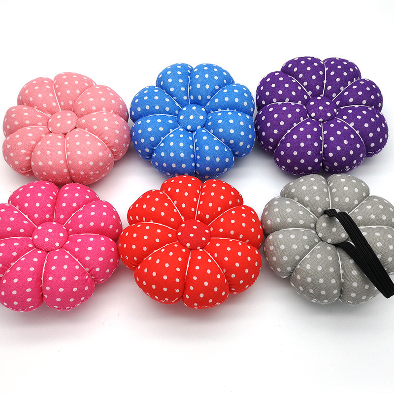 Enchufe de aguja de muñeca de estilo pastoral europeo y americano transfronterizo, almohadilla de aguja, bolsa de inserción de aguja de calabaza, herramienta de costura manual E212