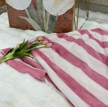 工厂直销高品质全消光粉色条纹长毛绒 家纺玩具南韩绒PV绒面料