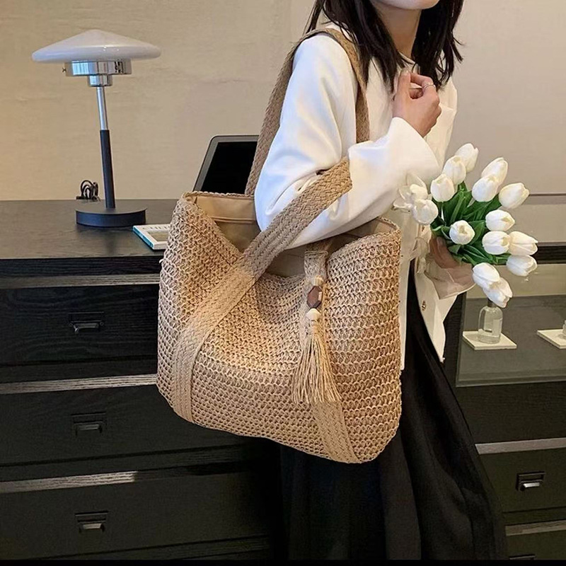여름 숄더백 밀짚 가방 여성 2025 새로운 다목적 대용량 통근 토트 백 세련된 스타일의 짠 가방