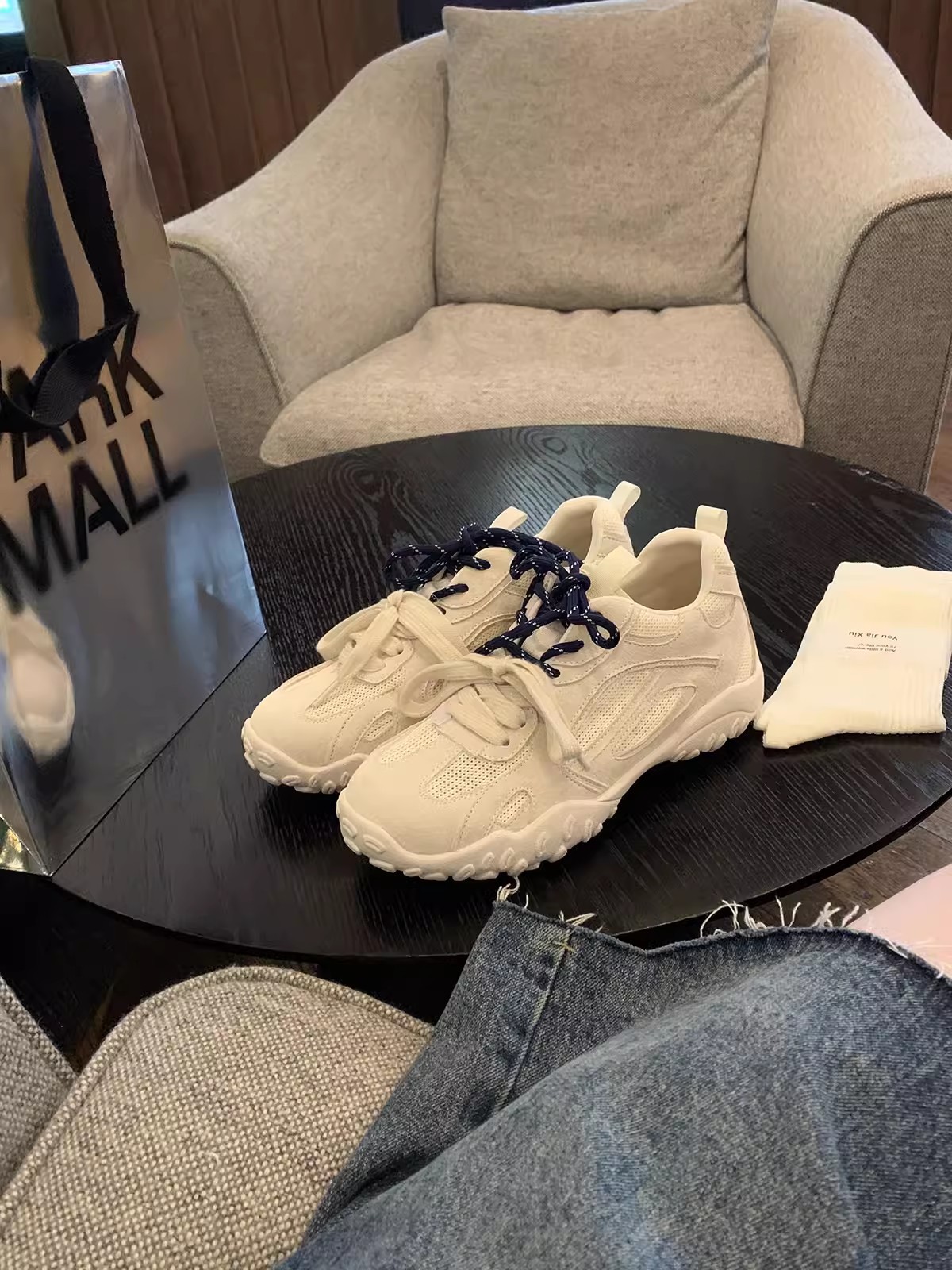 Versión de piel de vaca de la madre de la uva con el mismo estilo, cordones de cuero, costura de cuero, malla transpirable, deportes y ocio, zapatos de entrenamiento alemanes, zapatos Forrest Gump para mujer