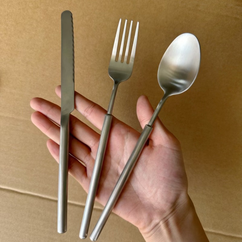 Set de couverts en acier inoxydable à manche rond_voghion.com