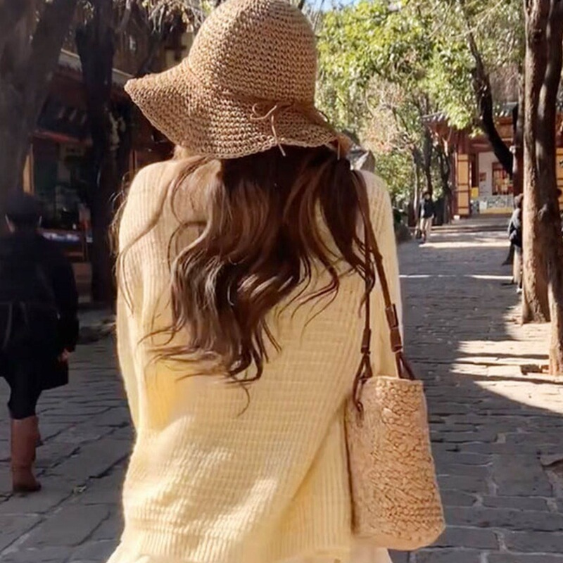 French-style trendy spring women's yellow knitted cardigan, a beautiful new design with a relaxed and chic look, a gentle and elegant sweater French-style trendy spring women's yellow knitted cardigan, a beautiful new design with a relaxed and chic look, a gentle and elegant sweater