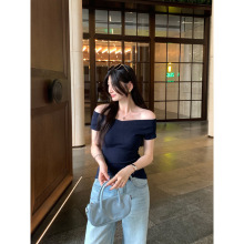 Ʒ���ۿ۲�ײ��p�gһ���I����T��Ů�ļ�2026�����@��¶��С����