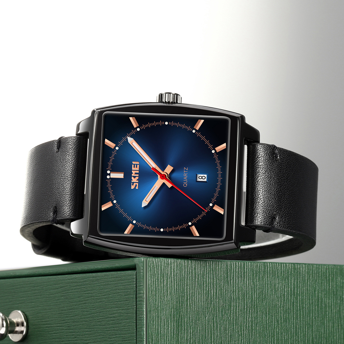Reloj de hombre de barril de vino nocturna cinturón impermeable de cuarzo calendario reloj de pulsera al por mayor de puntos transfronterizos
