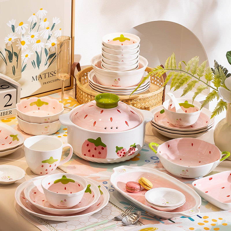 Kangmo cute girl heart bowl dish household suit underglaze color ceramic tableware creative ins strawberry bowl plate household