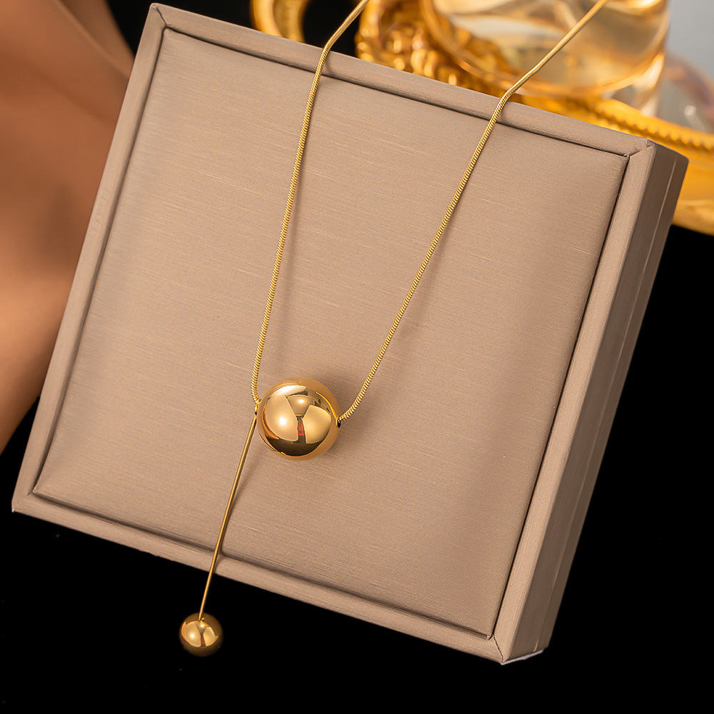 Acero de titanio elegante luz de lujo chapado en oro exquisito collar sin desvanecimiento de las mujeres del todo-fósforo de moda Red Cadena de clavícula de moda fábrica