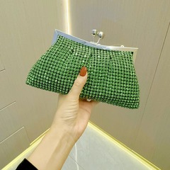 豪華なドリルの晩餐会のカバンがきらきらしています。