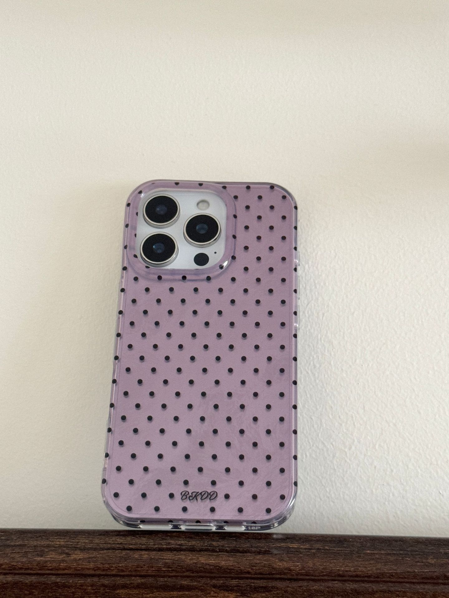 Punto de onda negro XH de pantalla completa de fondo púrpura de una sola carcasa