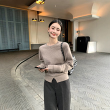 Maven Lin素雅舒适 1OO羊毛圆领叠袖毛衣女设计感开叉针织衫上衣