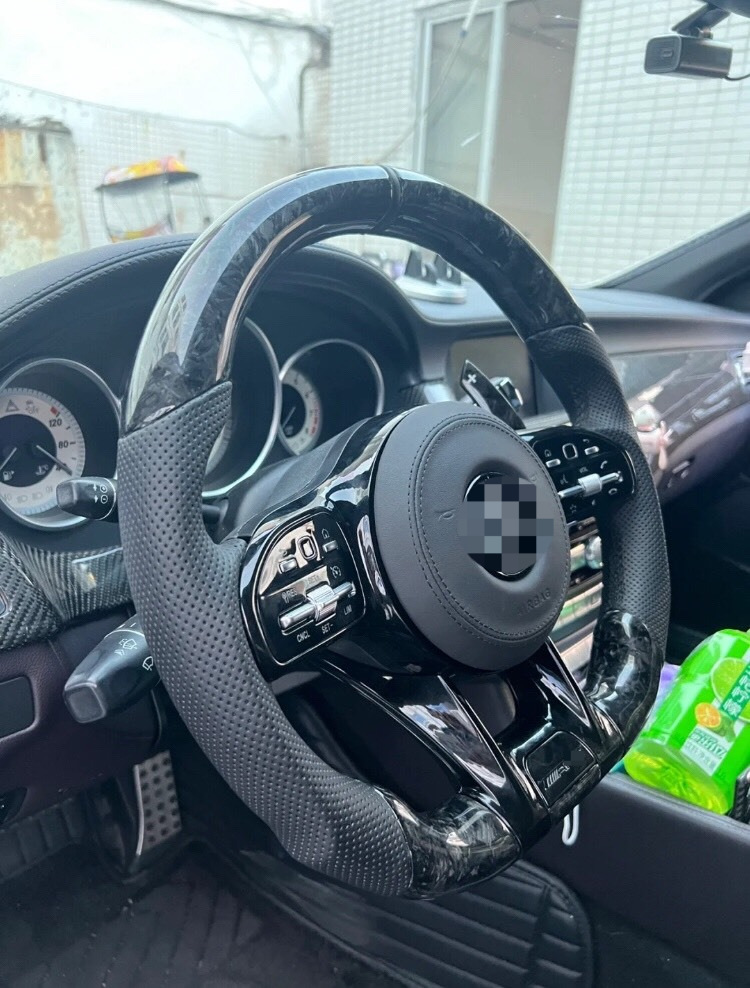 Suitable for Mercedes-Benz carbon fiber steering wheel AMG modification AECSG-class GLC260GLECLSGT-809 carbon composite model
