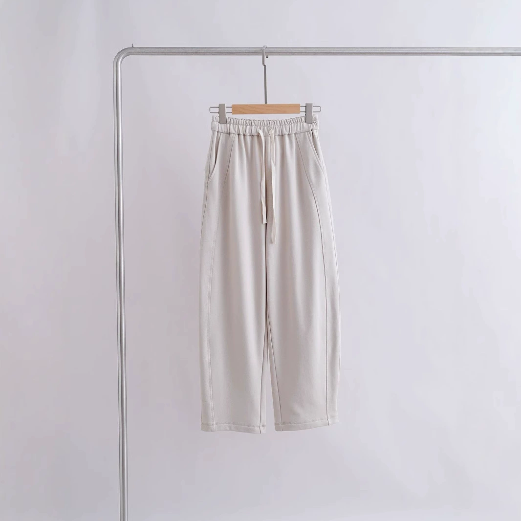 Three dimensional trousers, elastic waist