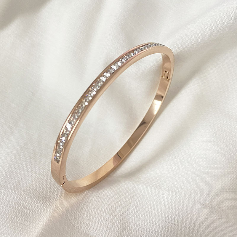 1 Piece Quantity Simple Style Solid Color Titanium Steel Inlay Zircon Bangle